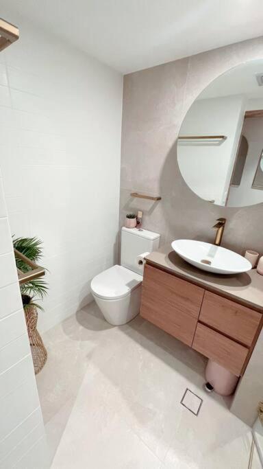 Appartement Chic Beachside Getaway 2Br 2Bath Fully Equipped à Gold Coast Extérieur photo