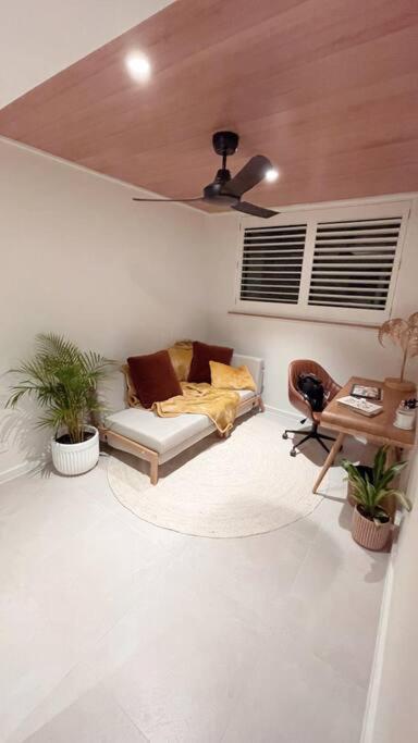 Appartement Chic Beachside Getaway 2Br 2Bath Fully Equipped à Gold Coast Extérieur photo