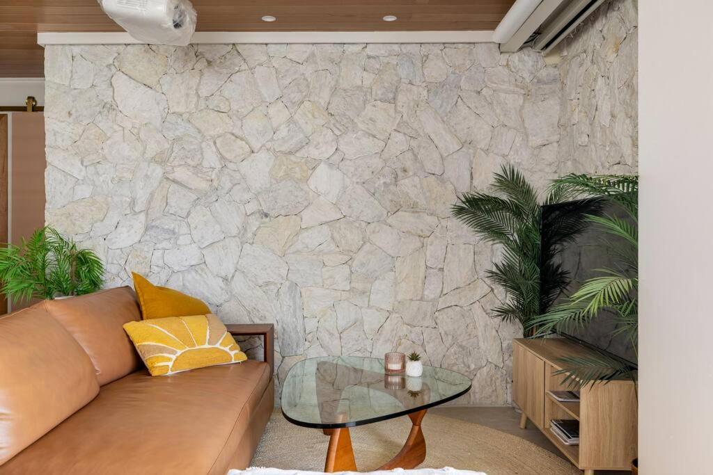 Appartement Chic Beachside Getaway 2Br 2Bath Fully Equipped à Gold Coast Extérieur photo